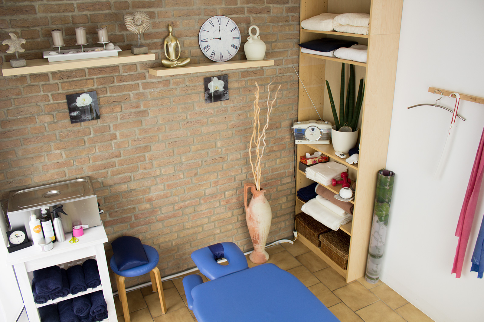 Angenehme Atmosphäre für wohltuende Massagen in der Praxis Bettina Bautz · Physiotherapie & Heilpraktik in Lübbecke